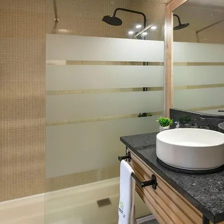 Priolo's Nest - Azoren Butler Apartamento *