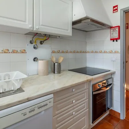 Priolo's Nest - Azoren Butler Bicas