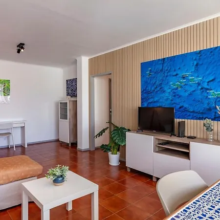 Priolo's Nest - Azoren Butler Apartamento *